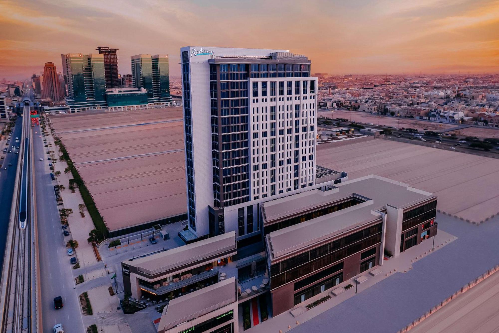 Radisson Hotel & Residence Riyadh Olaya מראה חיצוני תמונה
