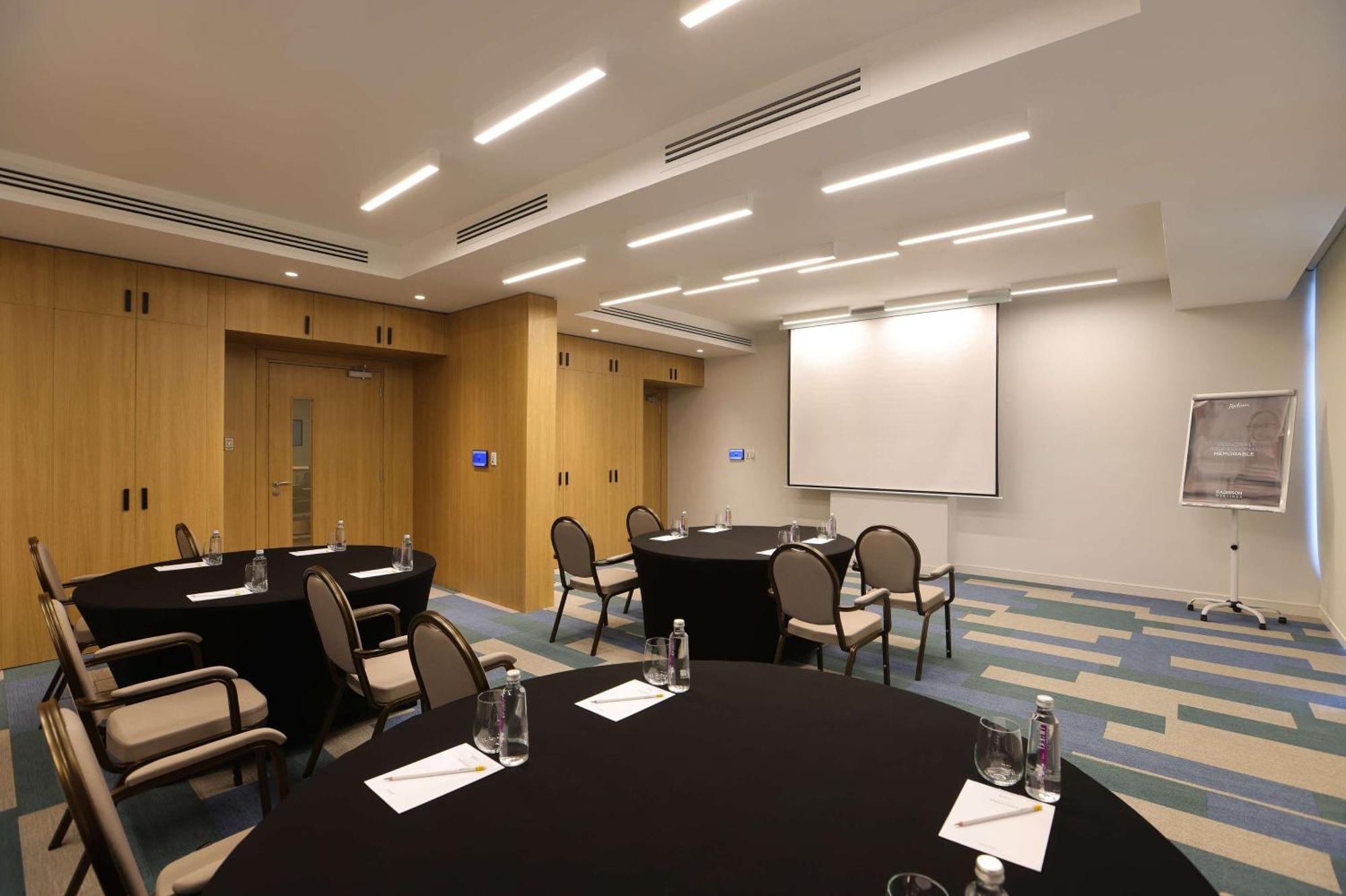 Radisson Hotel & Residence Riyadh Olaya מראה חיצוני תמונה
